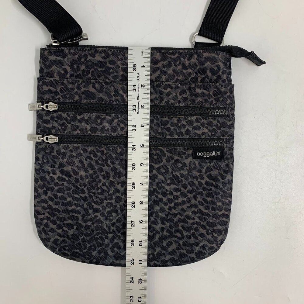 Baggallini Women's Animal Print Multi Pocket Adjustable Strap‎ Cross Body - Picture 13 of 14
